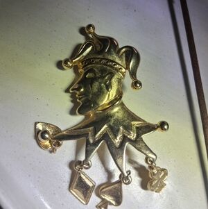 Vtg M Jent Gold Tone Joker Face Poker Brooch Pin